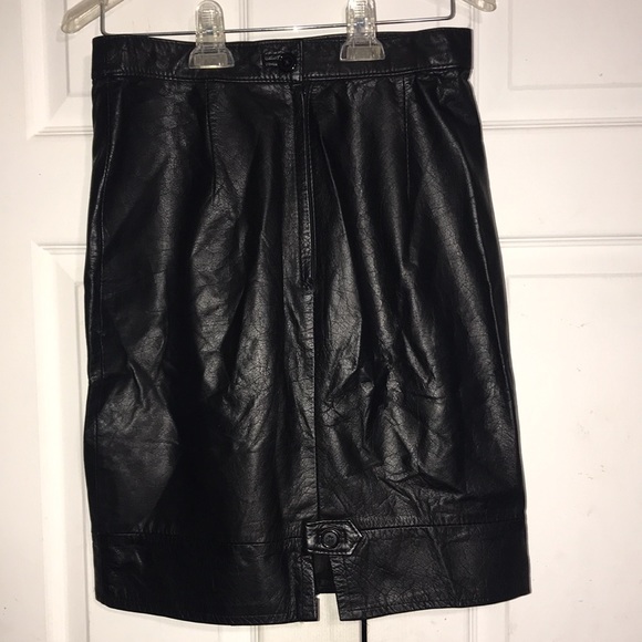 Women’s (Juniors) Limited Leather Skirt - Picture 4 of 7